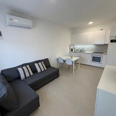 White House Apartman שיופוק
